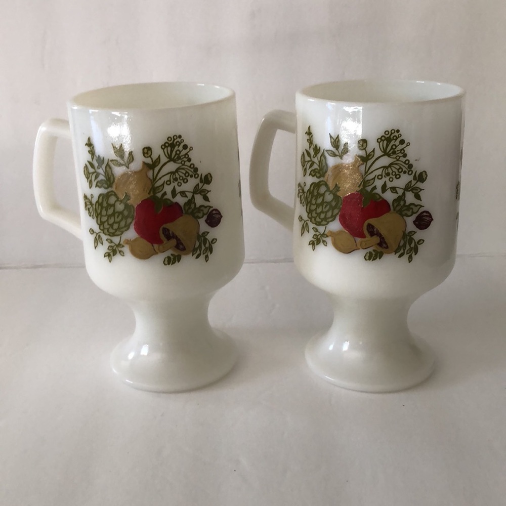 Corningware Spice Of Life Vegetables Milk Glass Pedestal Footed Coffee Mugs - Picture 4 of 16